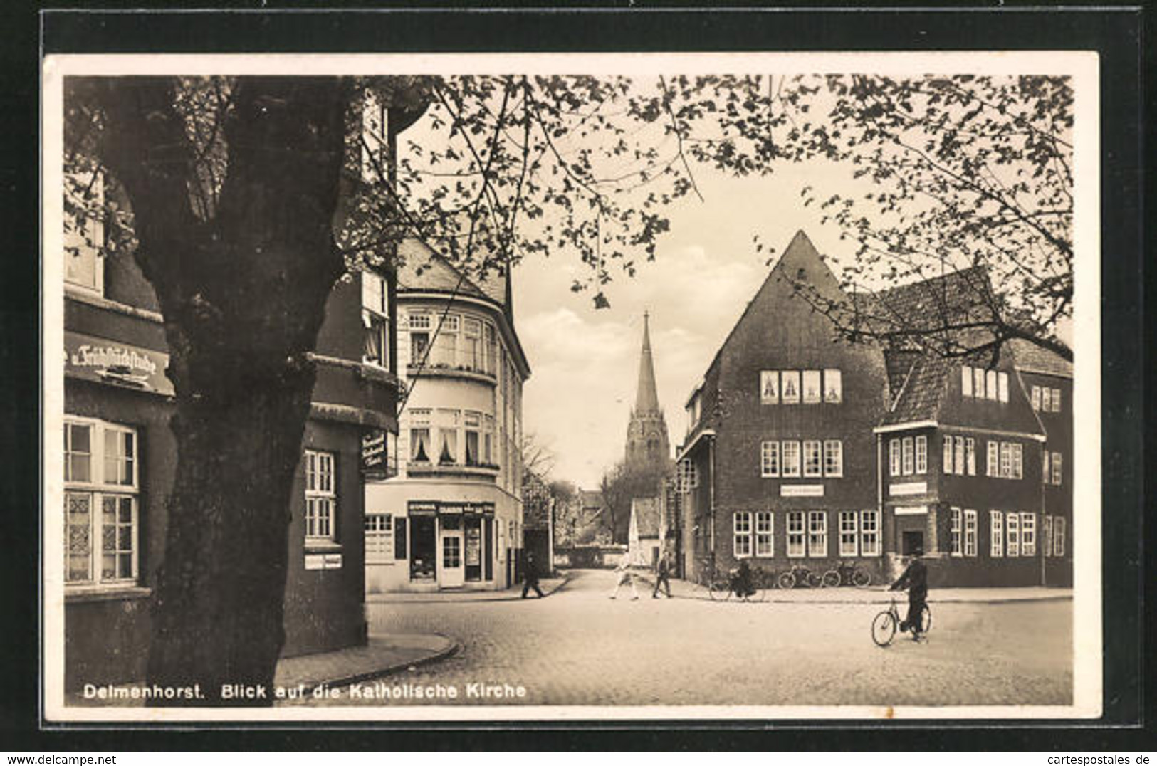 AK Delmenhorst, Strassenpartie Mit Blick Zur Katholischen Kirche - Delmenhorst