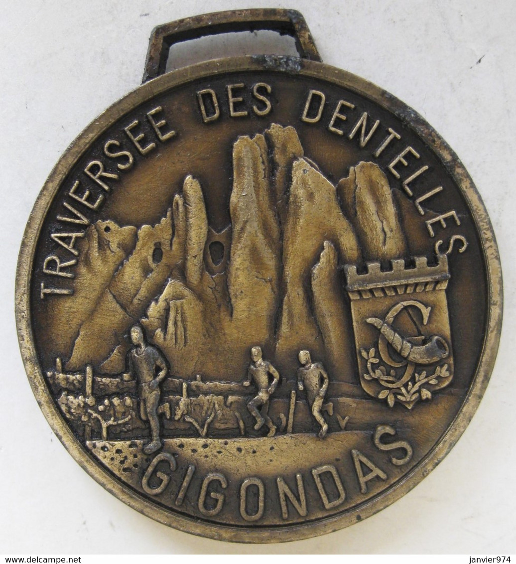 Médaille En Aluminium ,Traversée Des Dentelles . Gigondas. 84 Vaucluse. - Athlétisme