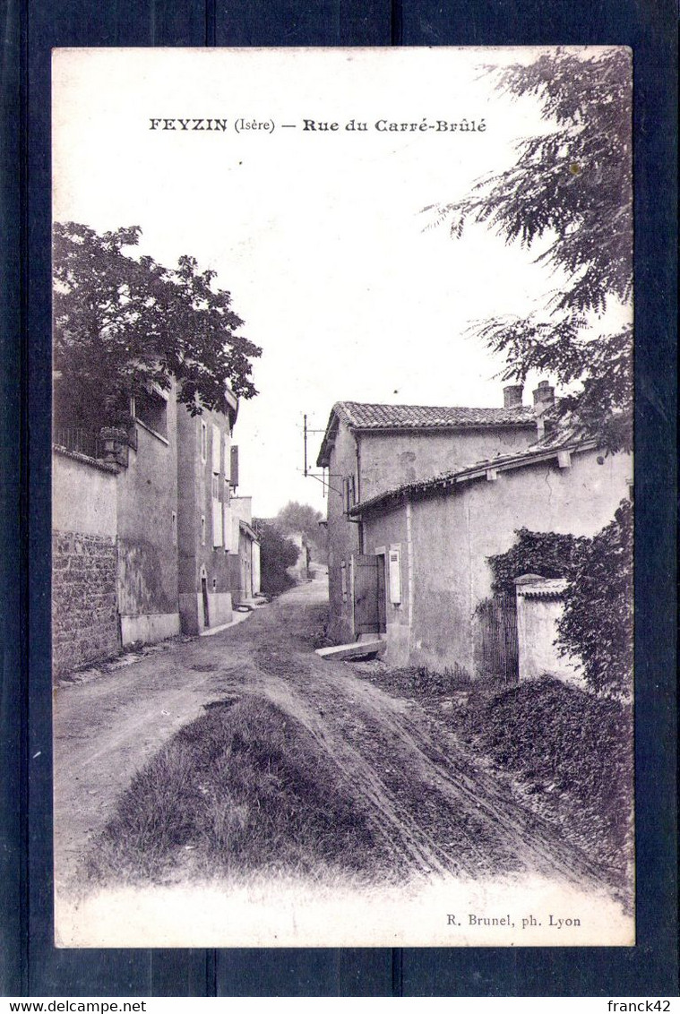 69. Feyzin. Rue Du Carré Brûlé - Feyzin