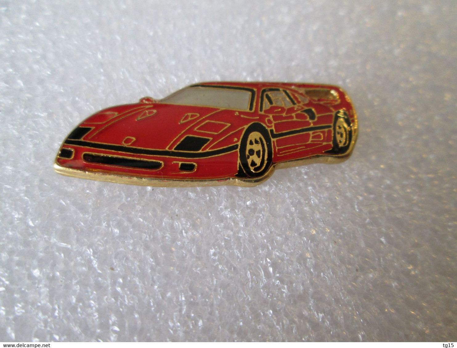 PIN'S    FERRARI   F  40 - Ferrari