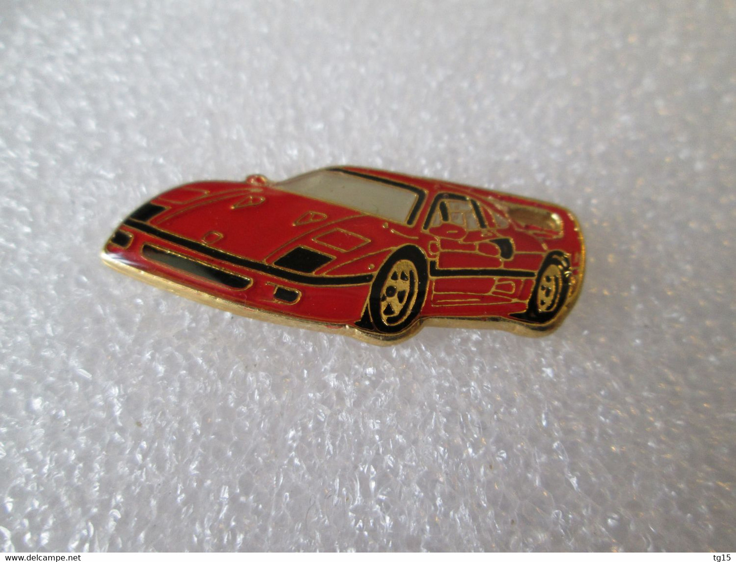 PIN'S    FERRARI   F  40 - Ferrari