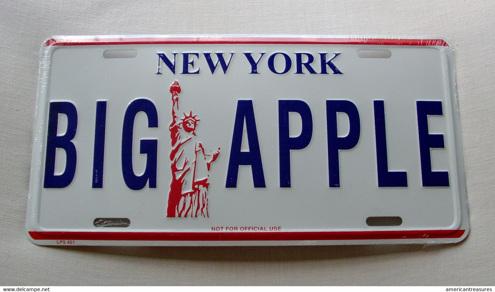 USA Metal (tin) Designer Plate New York's 'Big Apple' - Size 30x15cm - NEW ! - Plaques En Tôle (après 1960)