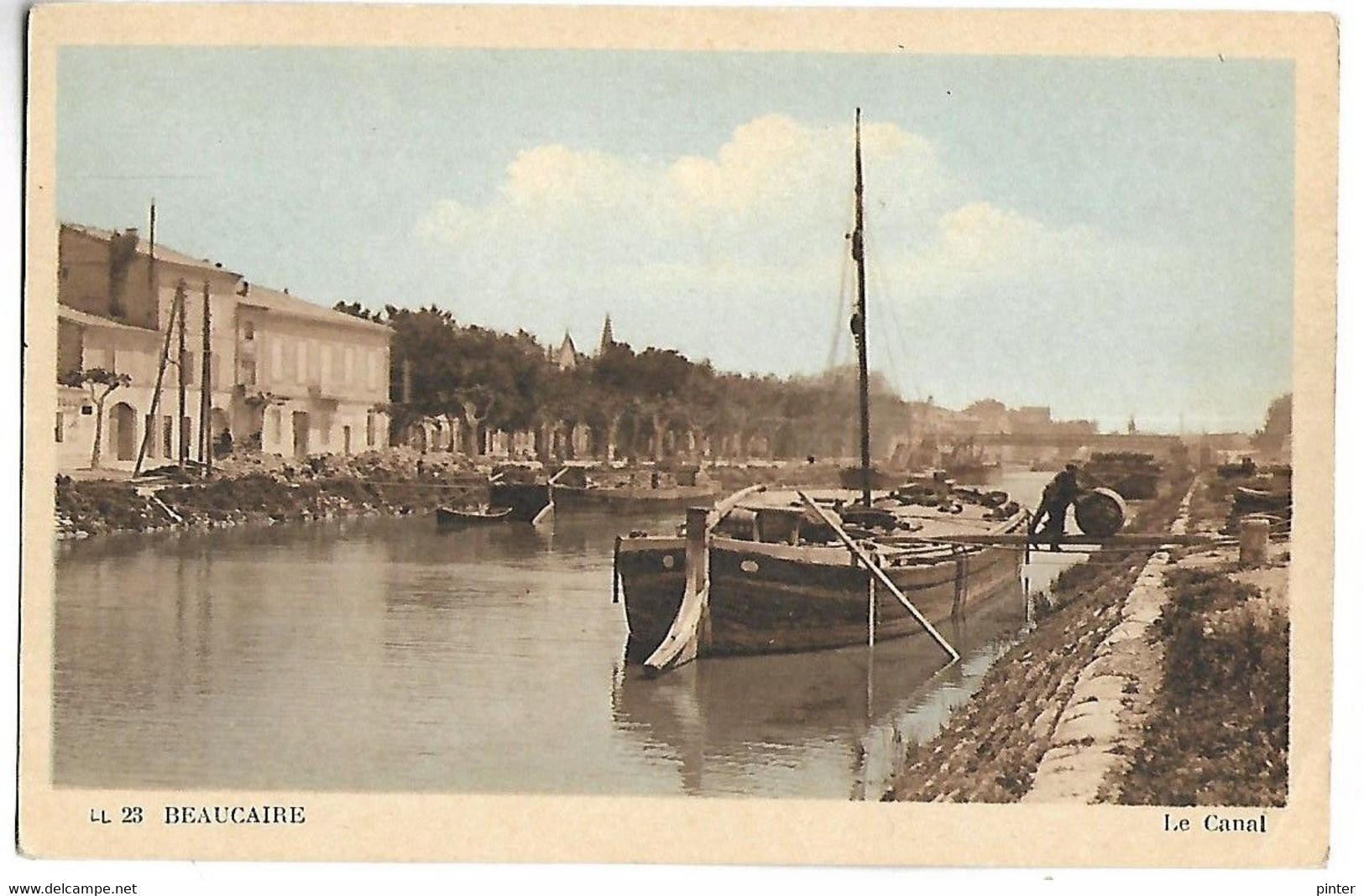 BEAUCAIRE - Le Canal - PENICHE - Beaucaire