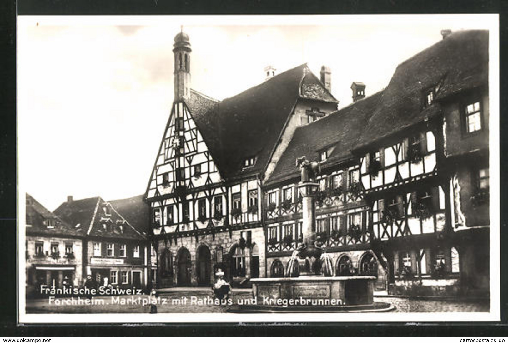 AK Forchheim / Fränkische Schweiz, Marktplatz Mit Rathaus Und Kriegerbrunnen - Forchheim