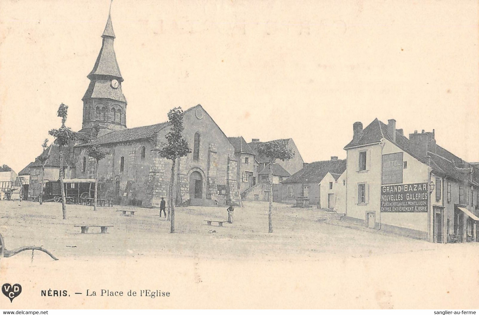 CPA 03 NERIS PLACE DE L'EGLISE - Neris Les Bains