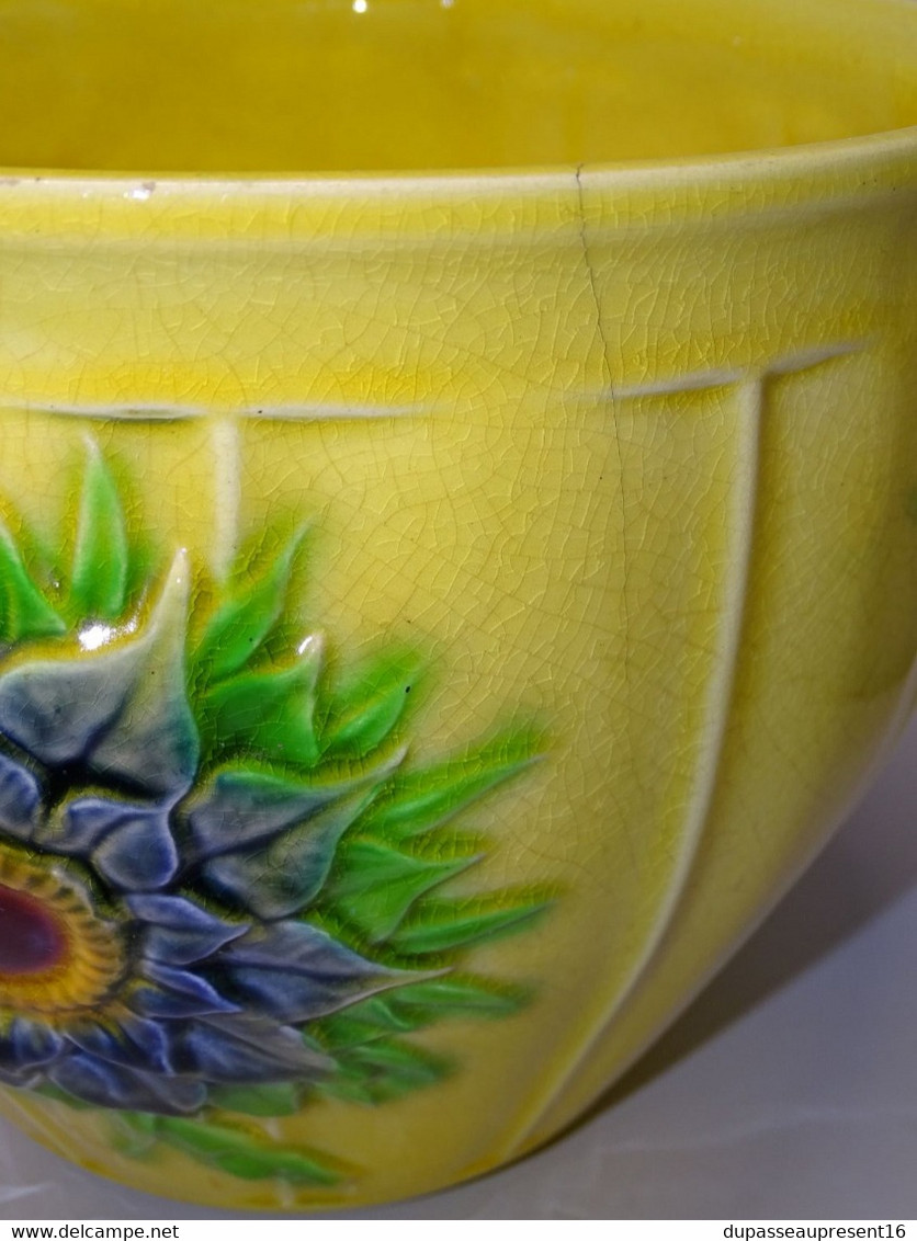 ANCIEN CACHE POT CERAMIQUE SARREGUEMINES ESDEVE N° 5309 JAUNE fleurs BLEUES & VERTES COLLECTION DECO VITRINE