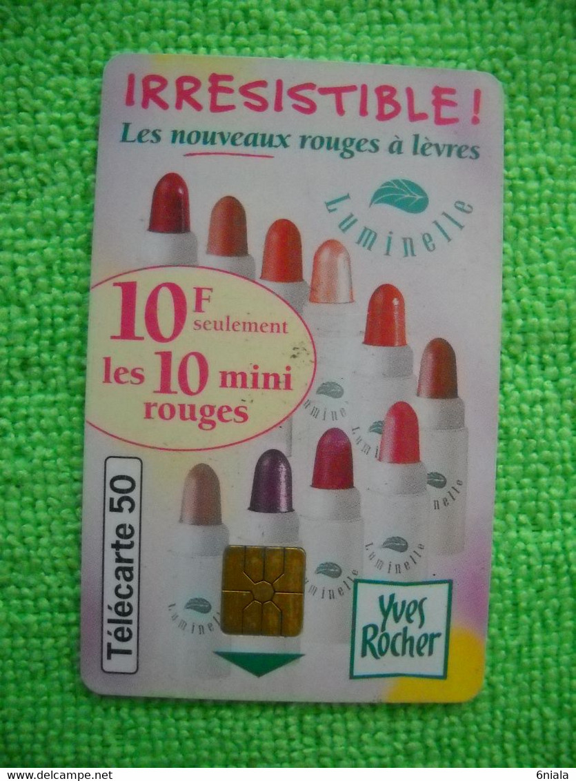 7105 Télécarte Collection  YVES ROCHER  Rouges à Lèvres   50u  ( Recto Verso)  Carte Téléphonique - Perfumes