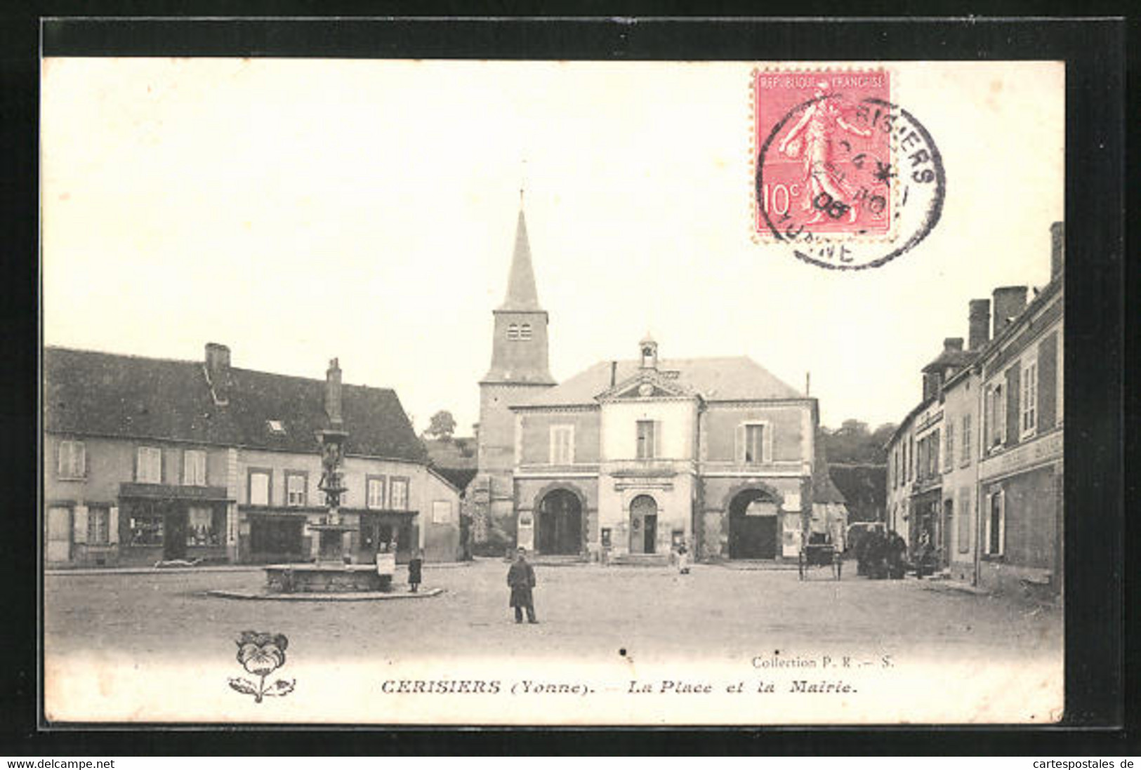 CPA Cerisiers, La Place Et La Mairie - Cerisiers