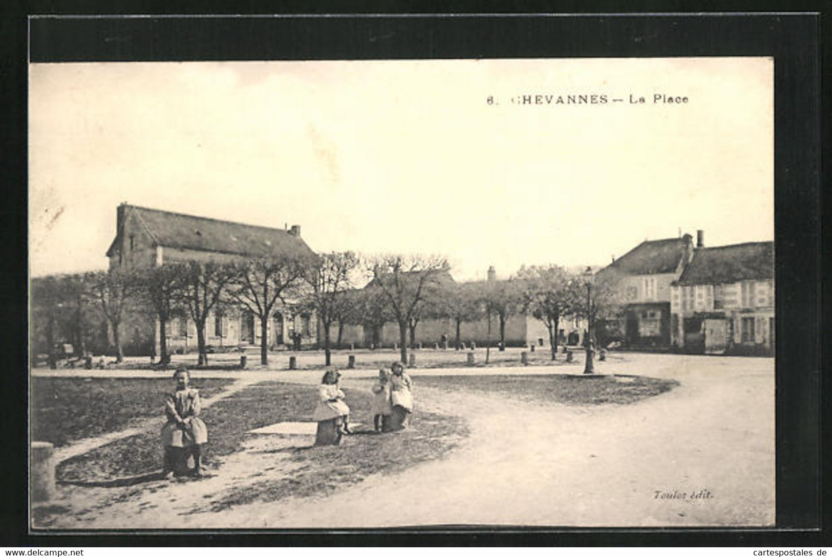 CPA Chevannes, La Place - Chevannes