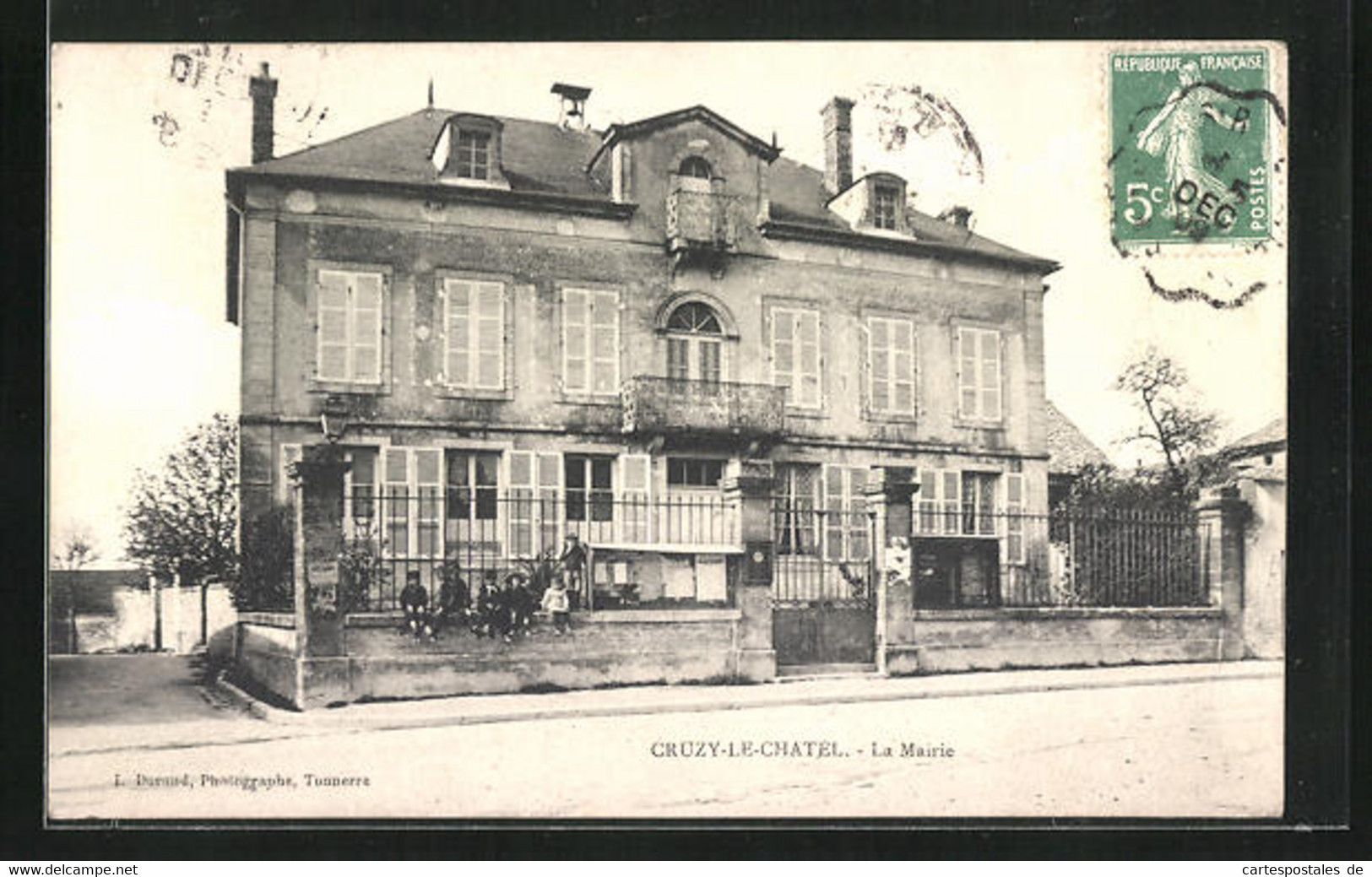 CPA Cruzy-le-Chatel, La Mairie, Facade - Cruzy Le Chatel