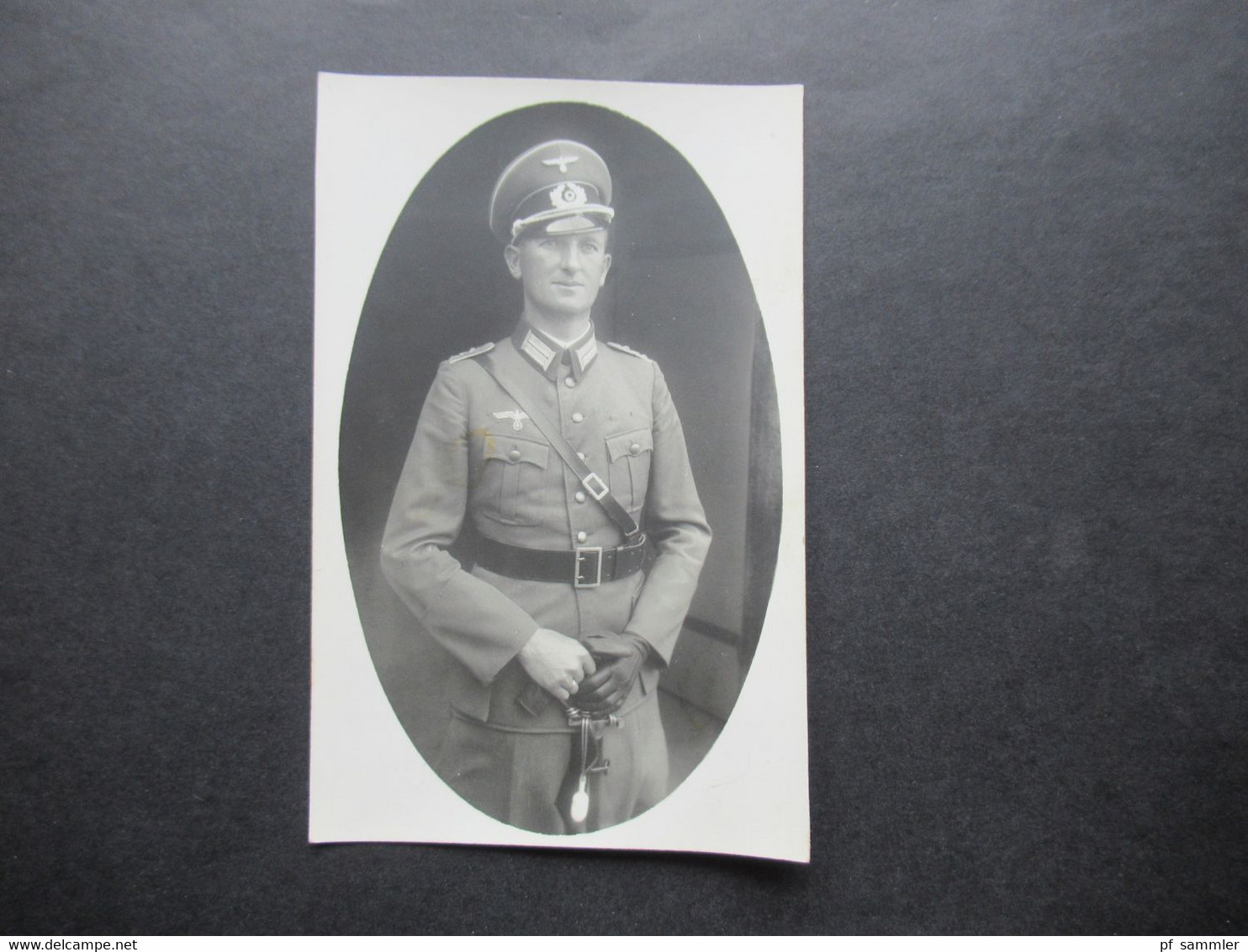 Echtfoto AK 2.WK Soldat / Höherer Militärrang Mit Abzeichen - Uniformes