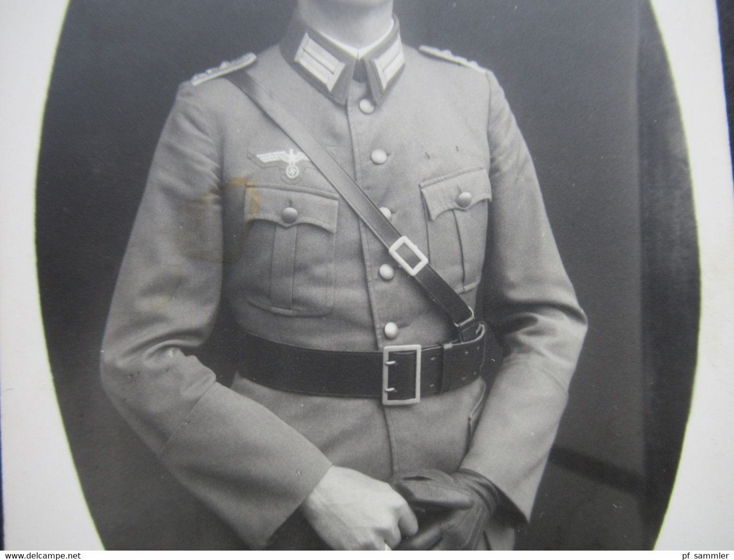 Echtfoto AK 2.WK Soldat / Höherer Militärrang Mit Abzeichen - Uniformes