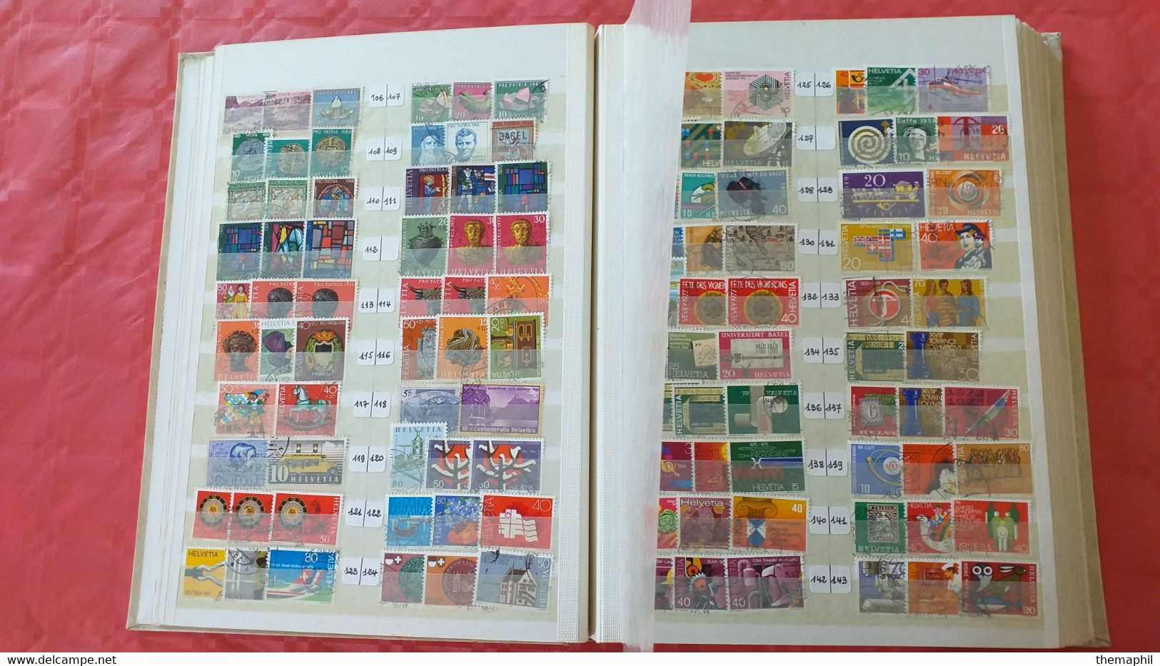 lot n° TH 510 SUISSE importante collection dans un gros classeur neufs xx / x et obl