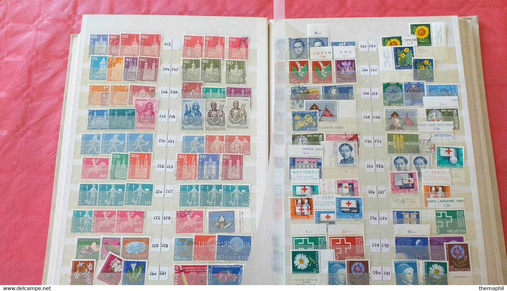 lot n° TH 510 SUISSE importante collection dans un gros classeur neufs xx / x et obl