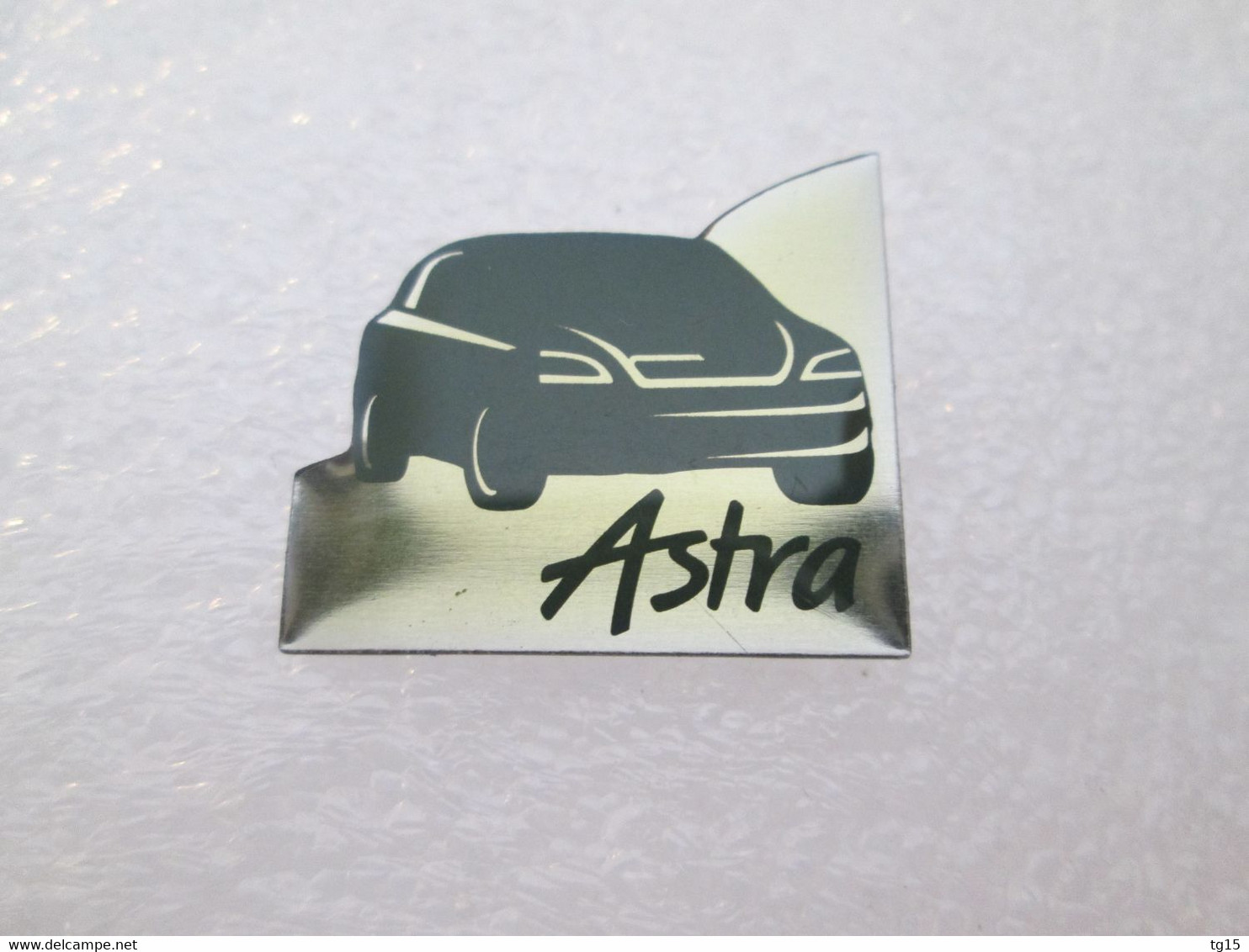 PIN'S    OPEL   ASTRA - Opel