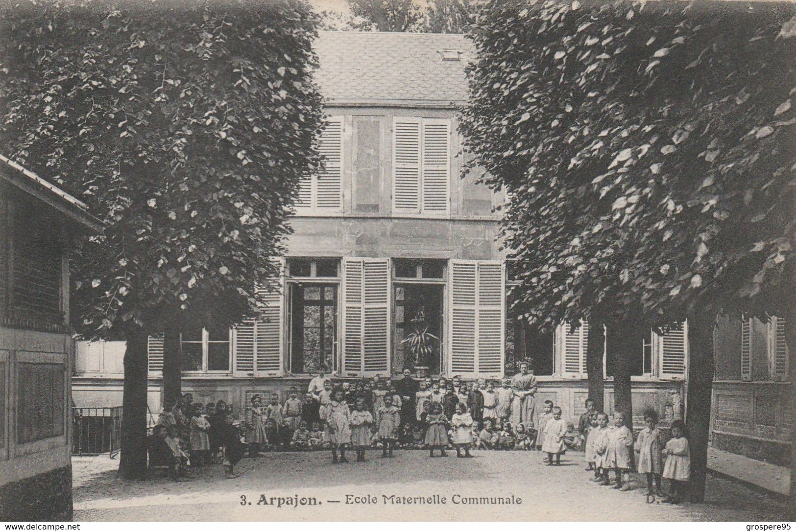 ARPAJON ECOLE MATERNELLE COMMUNALE - Arpajon