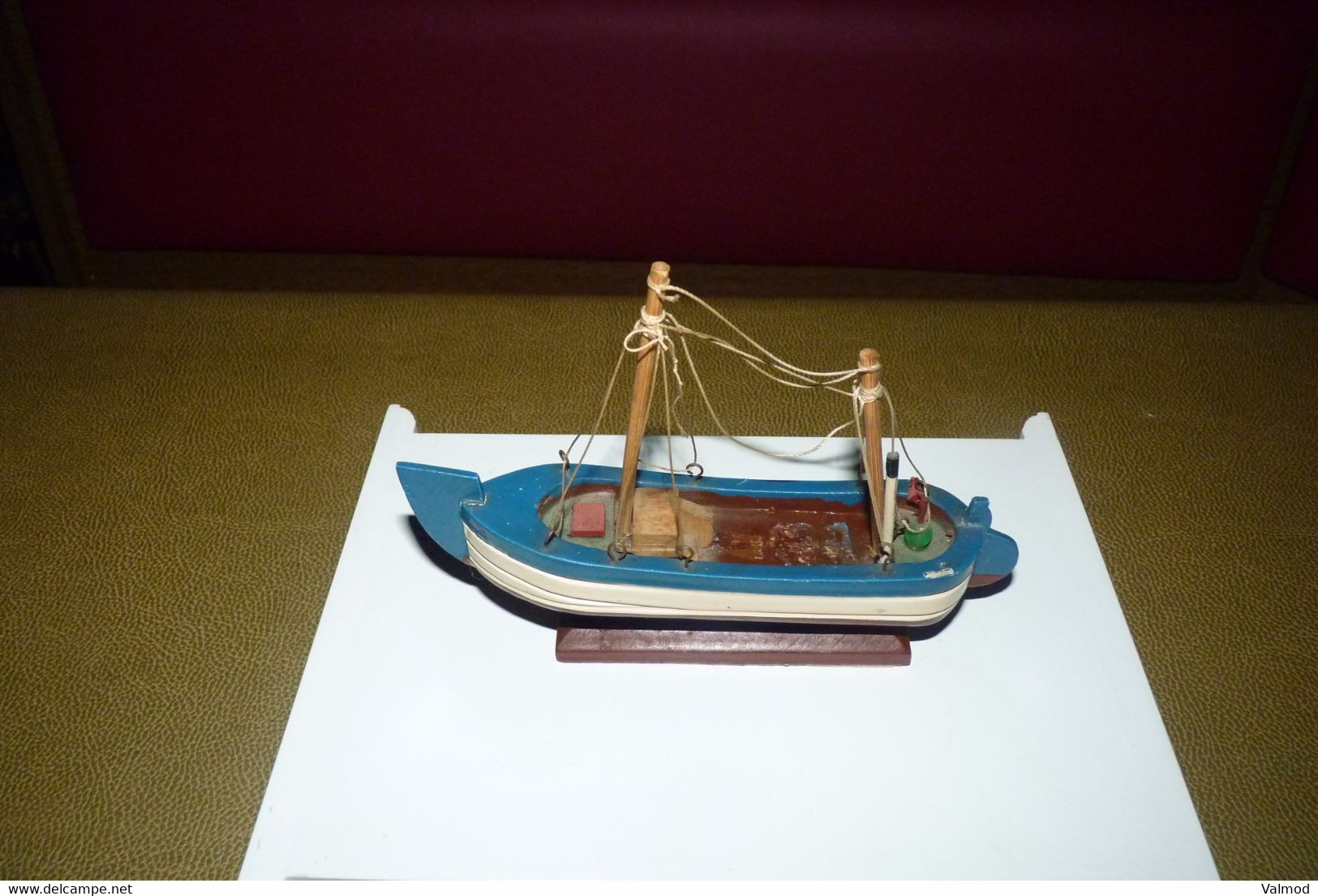 Maquette Bâteau Vintage En Bois "Toulon" Sur Socle - 17 Cm X 14 Cm Environ. - Boats