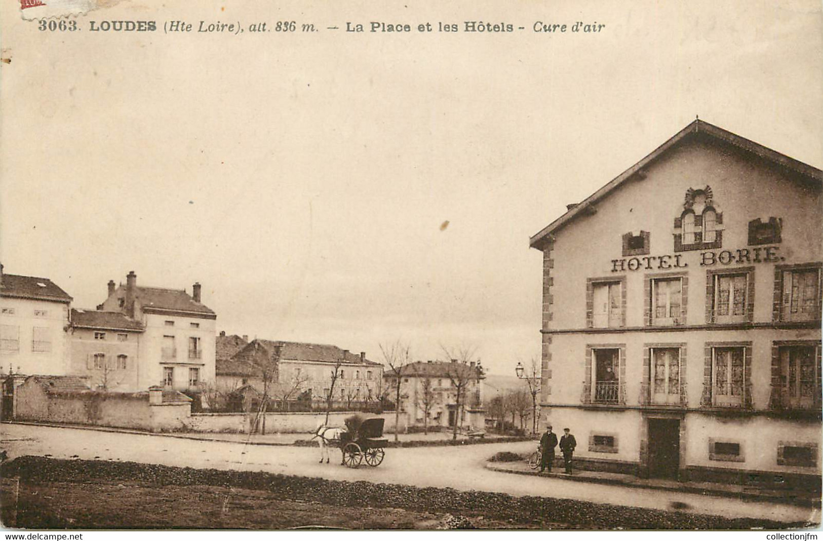 / CPA FRANCE 43 "Loudes, La Place Et Les Hôtels, Cure D'air" - Loudes