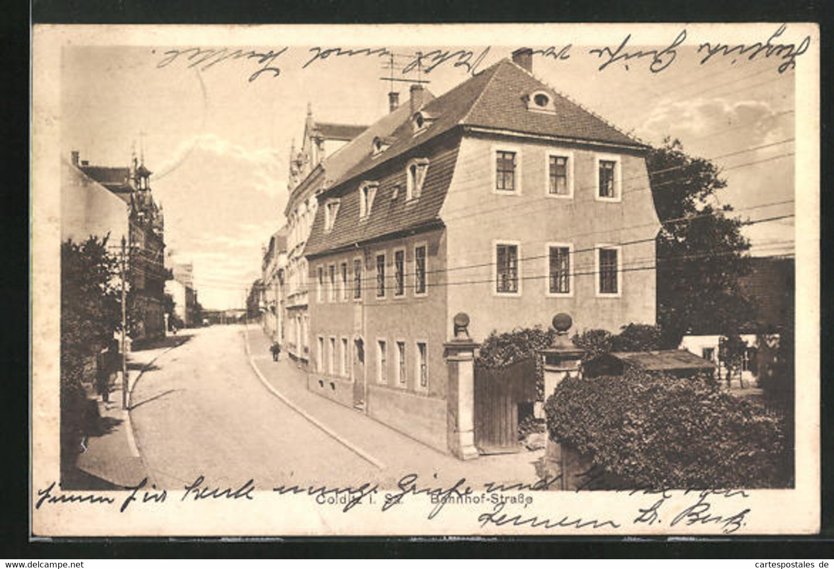 AK Colditz I. Sa., Bahnhof-Strasse Mit Anwohnern - Colditz