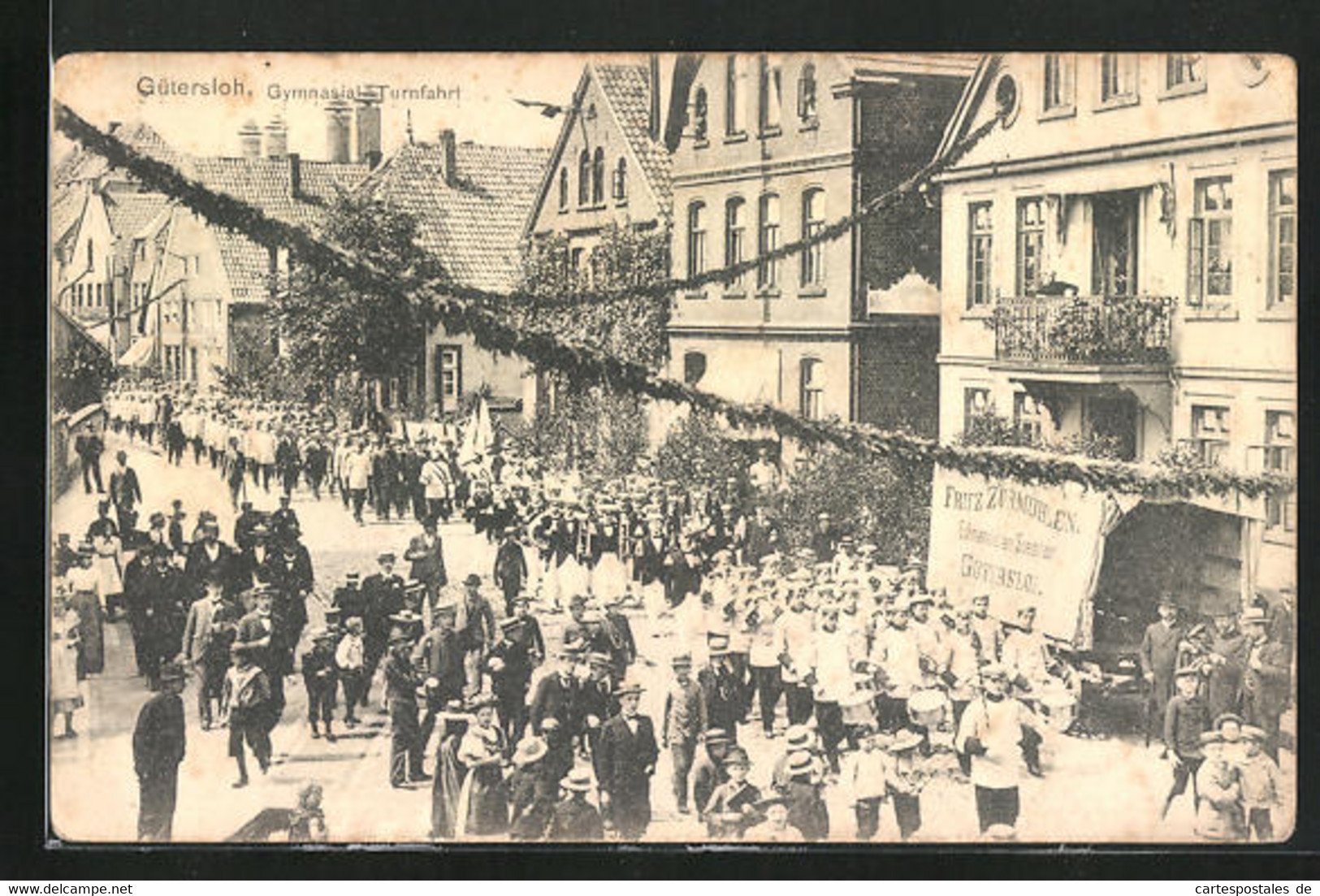 AK Gütersloh, Gymnasial Turnfahrt, Strassenumzug - Guetersloh