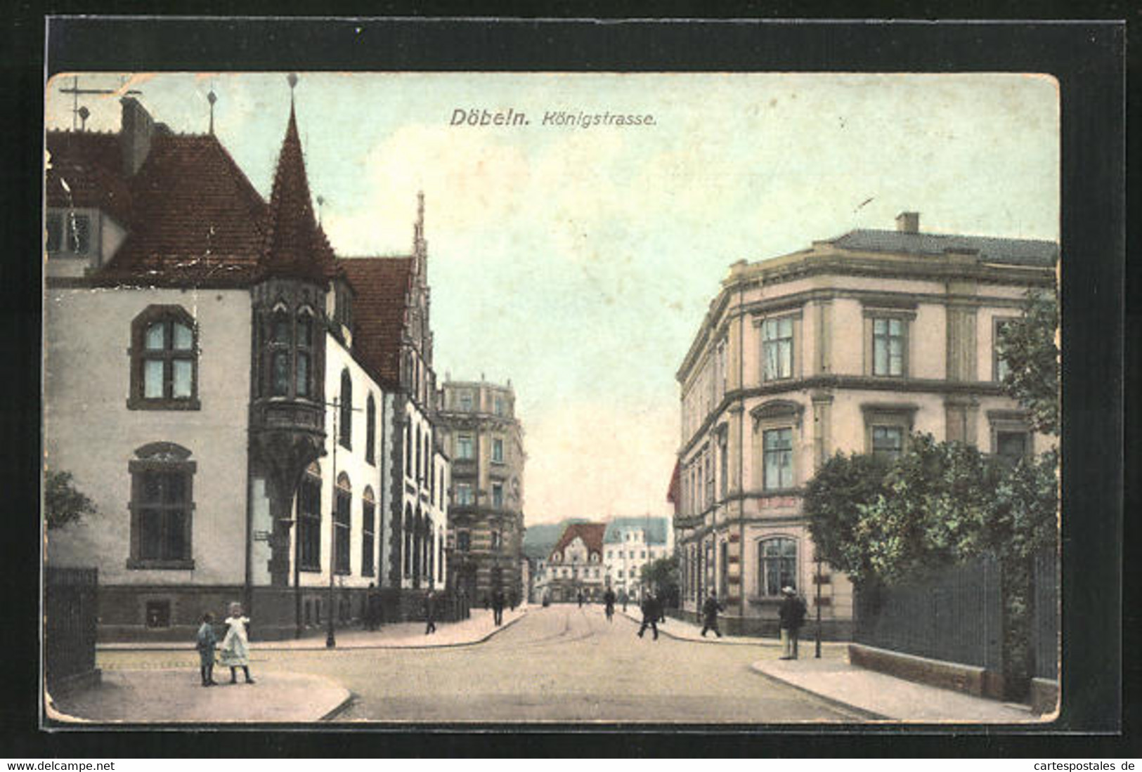 AK Döbeln, Königstrasse Mit Passanten - Doebeln