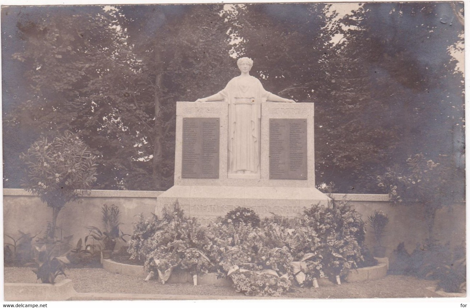 Militaire - Militaria  : Guerre 1914-18 : Monument Aux Morts : à IDENTIFIER : Carte Photo - Monumenti Ai Caduti