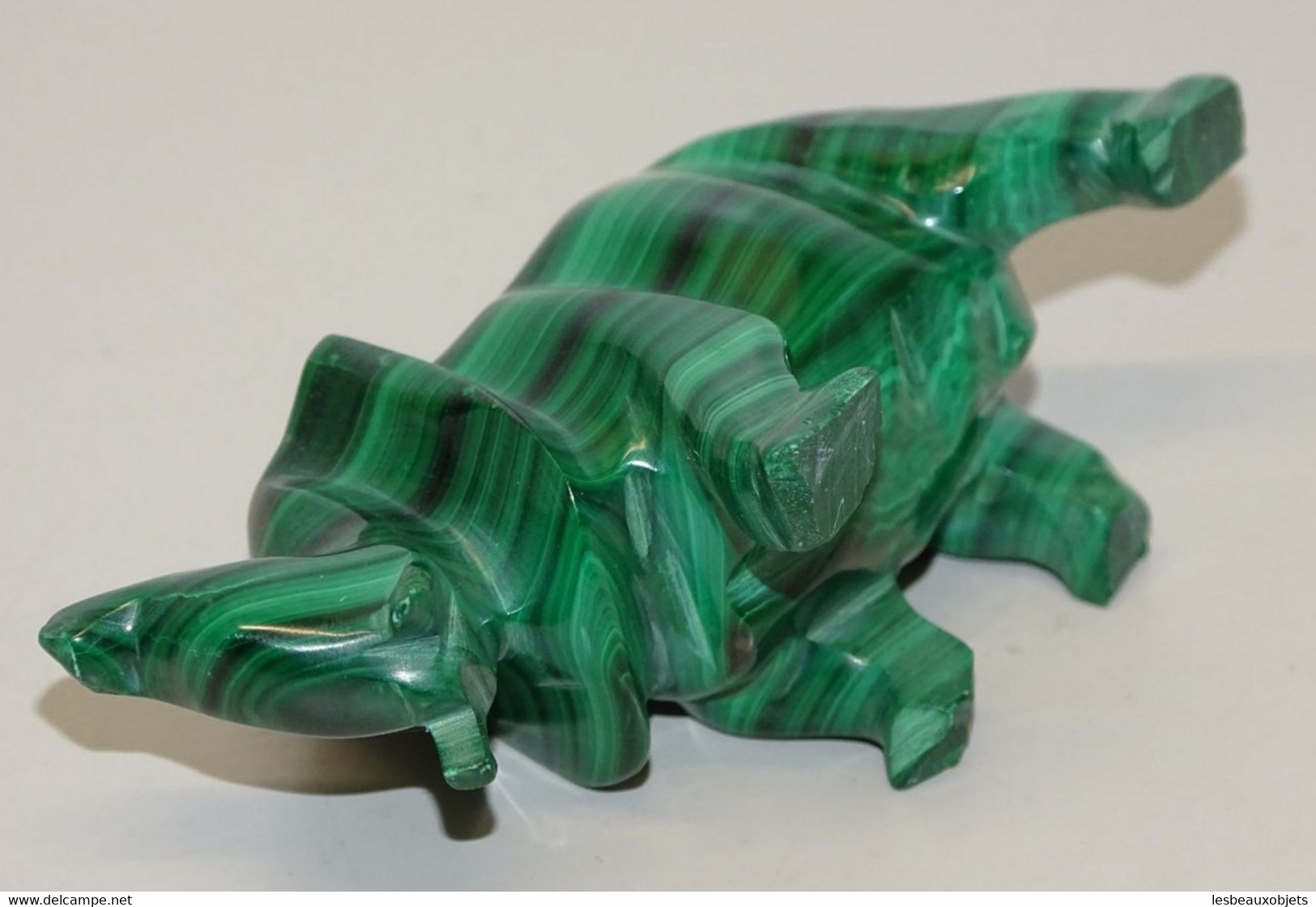 JOLI SUJET ELEPHANT PIERRE MALACHITE sculpté BEL OBJET DE VITRINE DECO COLLECTION