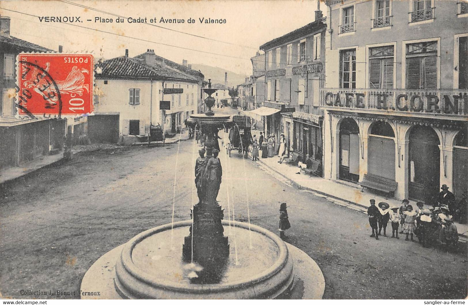 CPA 07 VERNOUX PLACE DU CADET ET AVENUE DE VALENCE - Vernoux