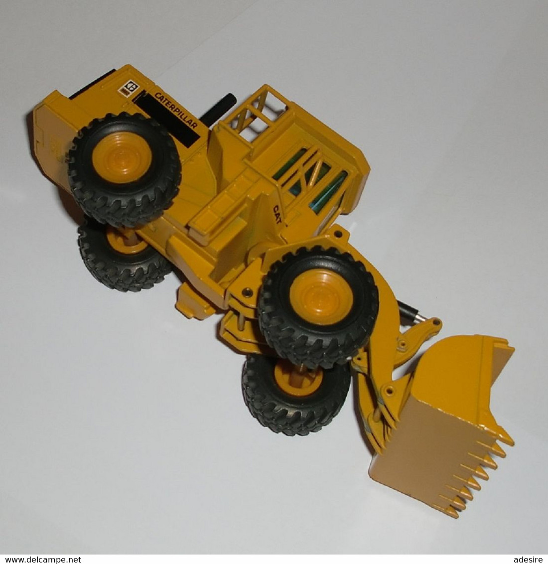 MODELL CATERPILLAR Nr.237, 1:50 Marke NZG, Made in West Germany, bewegliche Teile originalgetreu, ...