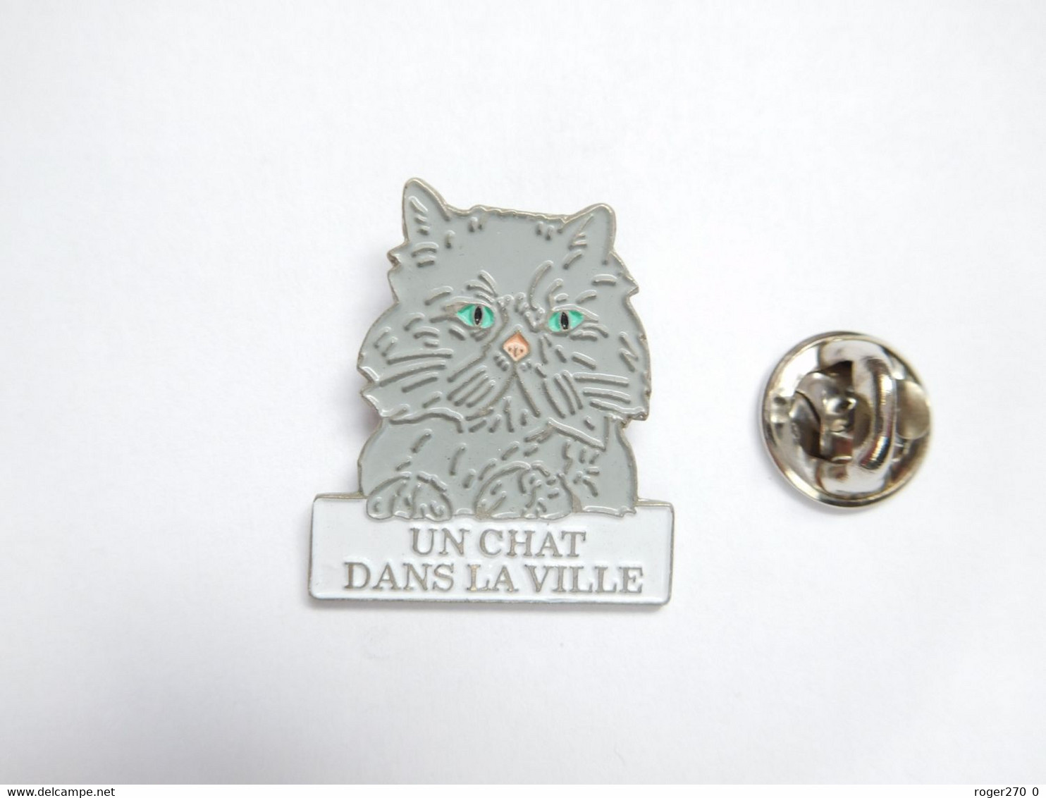 Beau Pin's Pins , Chat , Cat , Un Chat Dans La Ville - Animals