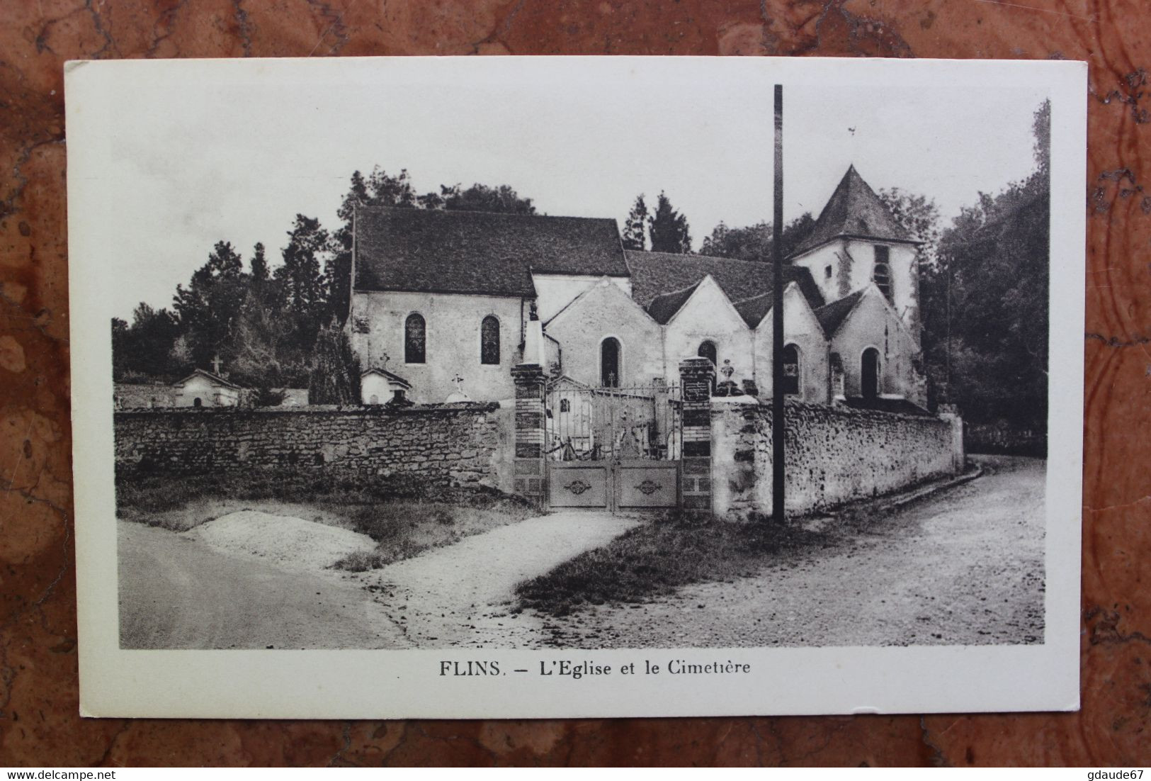 FLINS (78) - L'EGLISE ET LE CIMETIERE - Flins Sur Seine