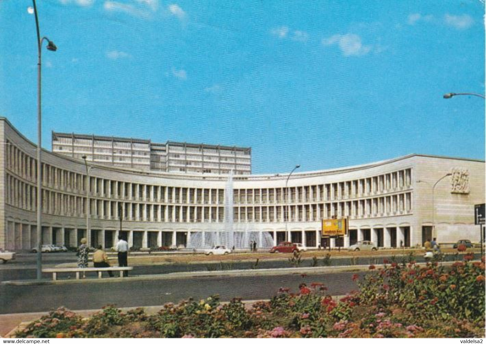 ROMA EUR - PALAZZO DELL' I.N.P.S. E FONTANA - 1968 - Expositions