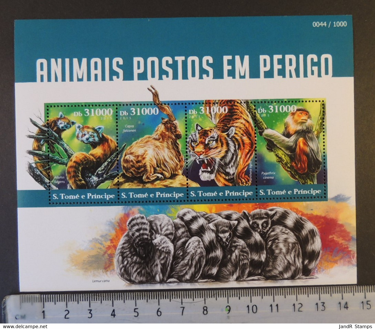 St Thomas 2015 Animals In Danger Tigers Cats Apes Lemur M/sheet Mnh - Feuilles Complètes Et Multiples