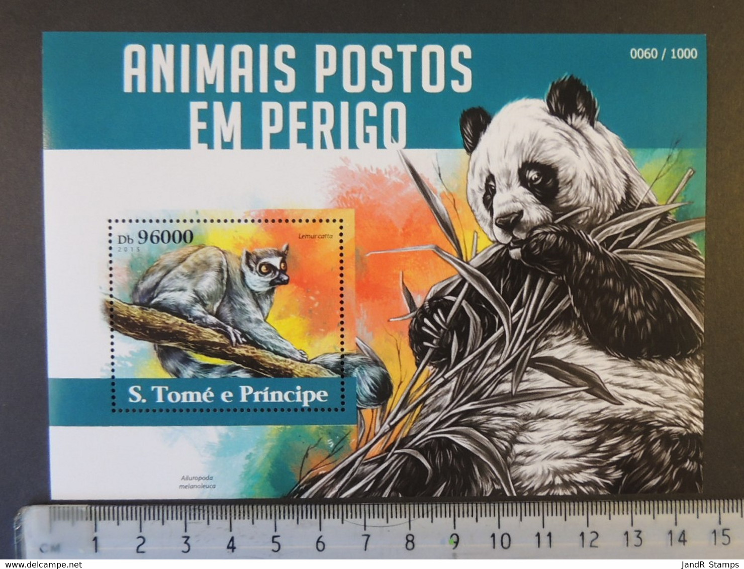 St Thomas 2015 Animals In Danger Bears Panda Lemur S/sheet Mnh - Ganze Bögen