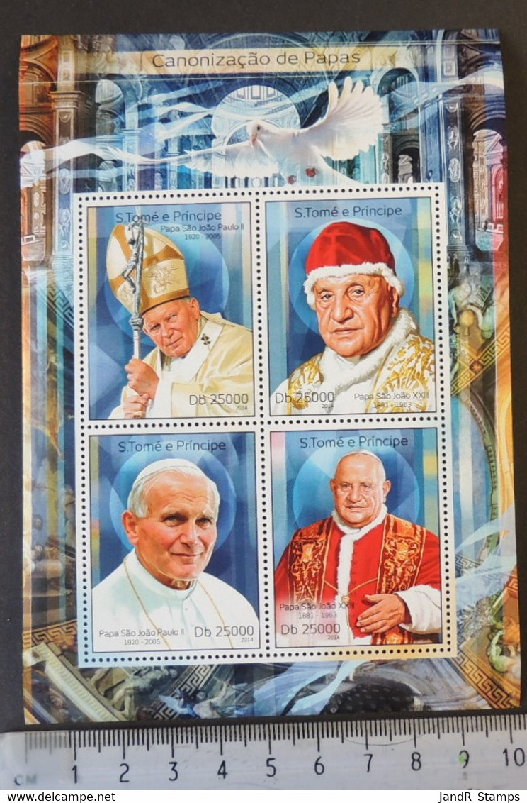 St Thomas 2014 Canonisation Pope John Paul Ii John Xxiii Religion Birds Doves M/sheet Mnh - Ganze Bögen