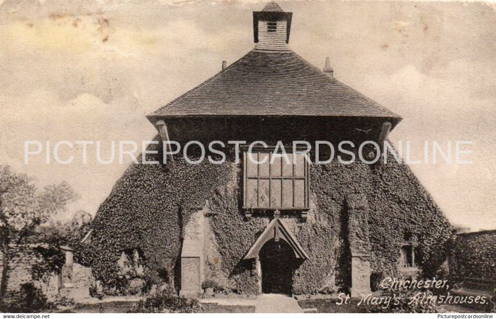 CHICHESTER ST MARYS ALMSHOUSES OLD B/W POSTCARD SUSSEX - Chichester