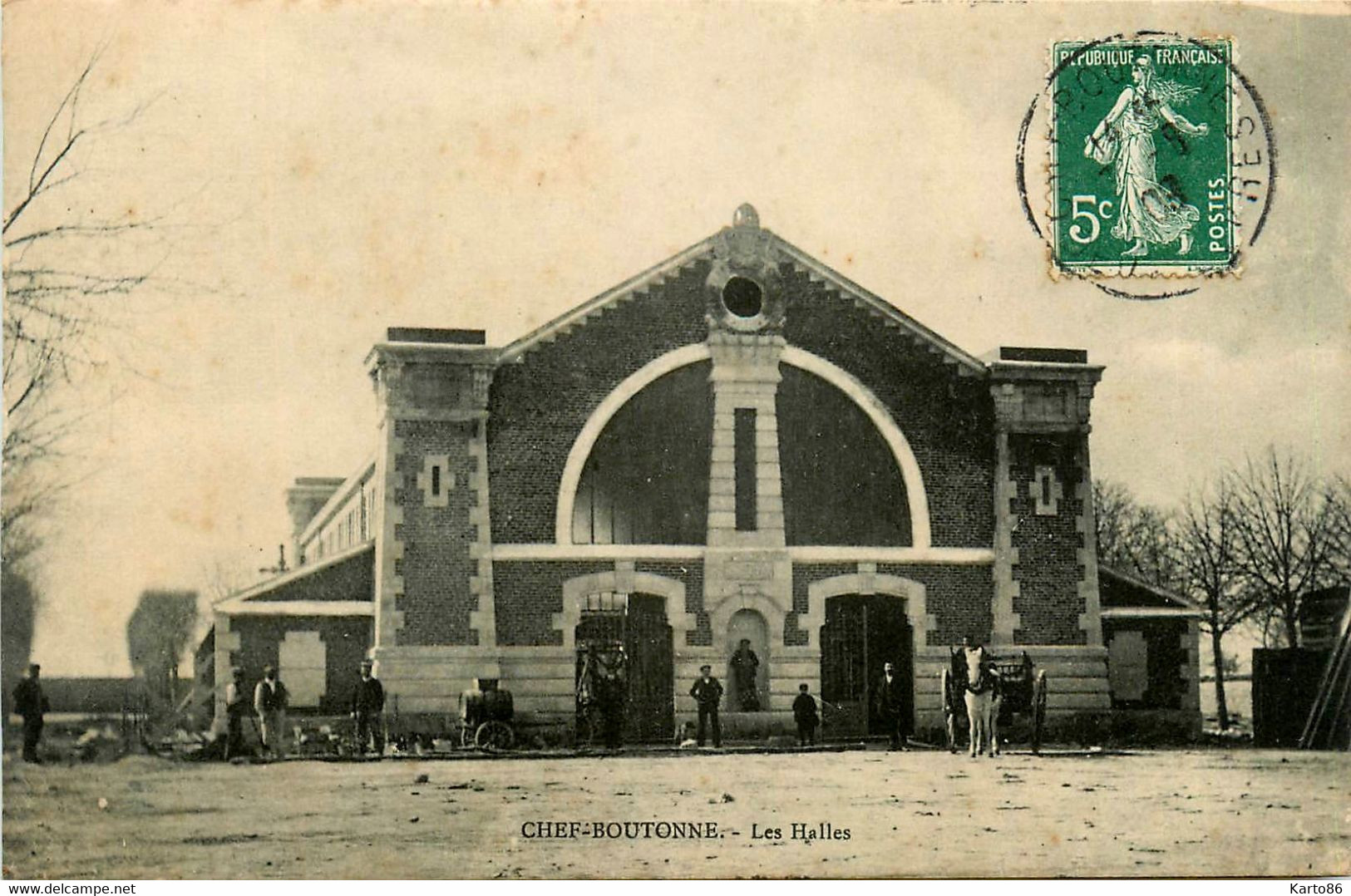 Chef Boutonne * La Place Des Halles * Halle Marché - Chef Boutonne