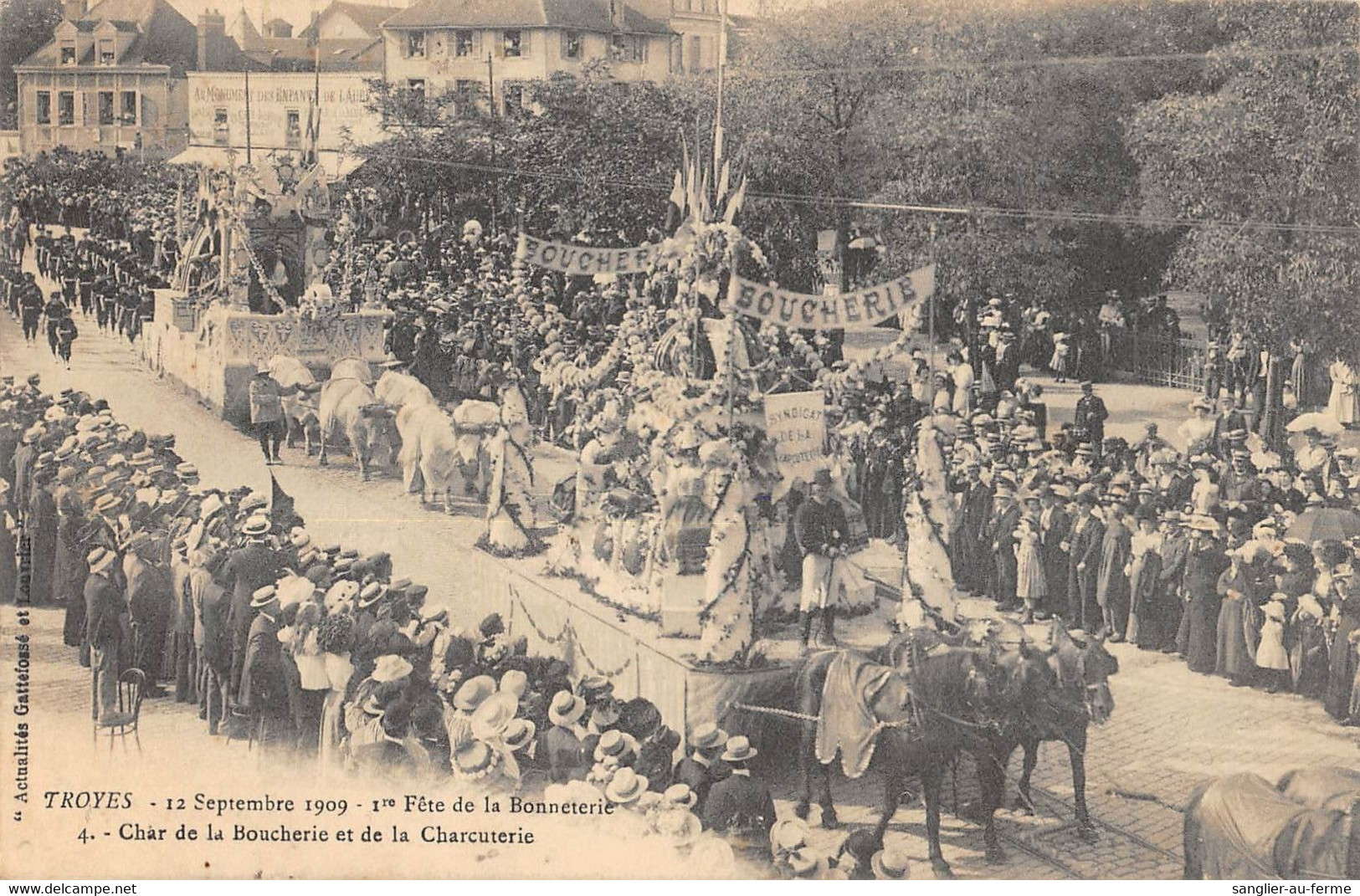 CPA 10 TROYES 12 SEPTEMBRE 1909 1ere FETE DE LA BONNETERIE CHAR DE LA BOUCHERIE ET DE LA CHARCUTERIE - Troyes