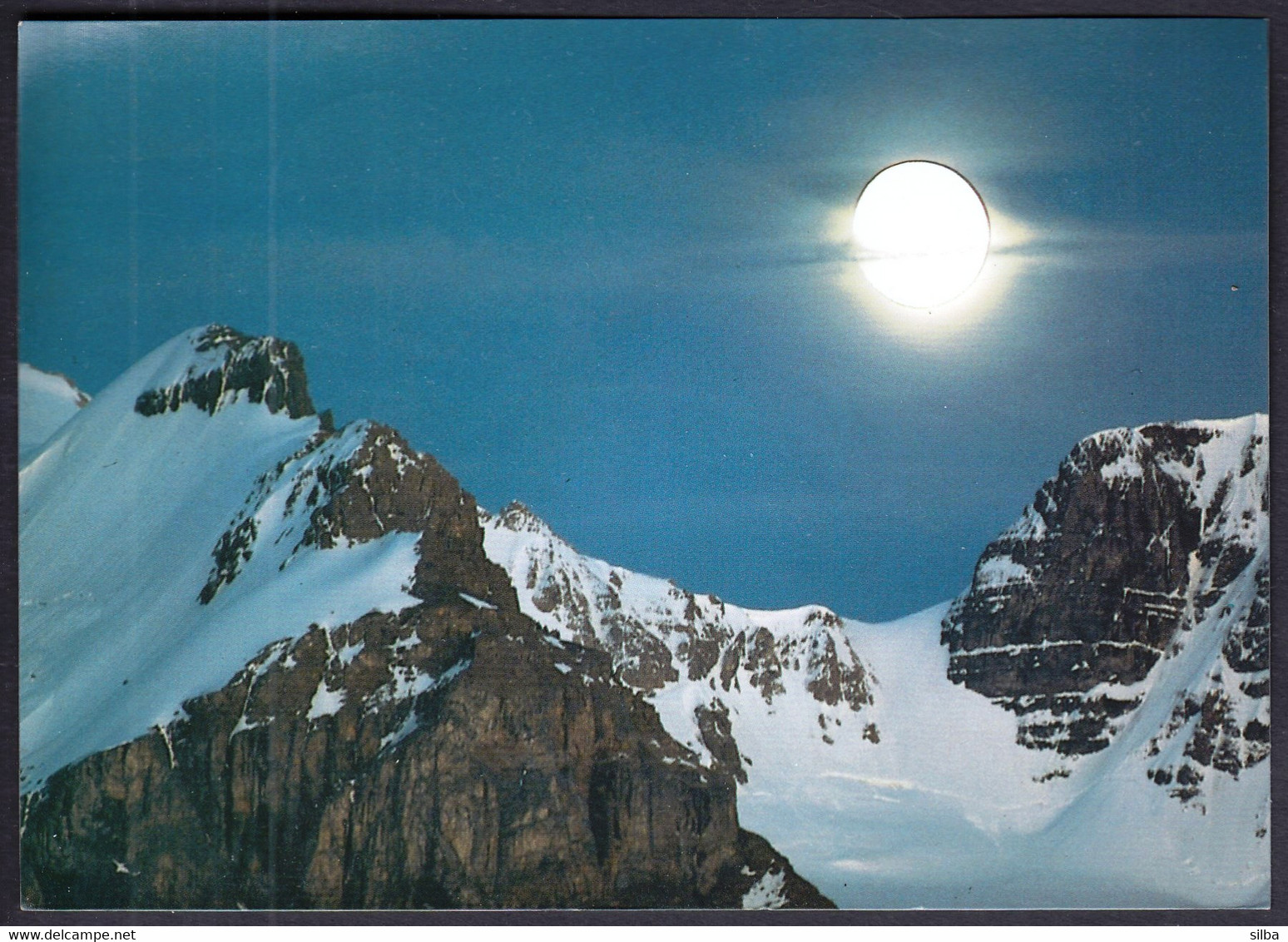 Canada Jasper National Park, The Moon Rises Over The Glacier Covered Peaksof The Columbia Ice Fields - Jasper