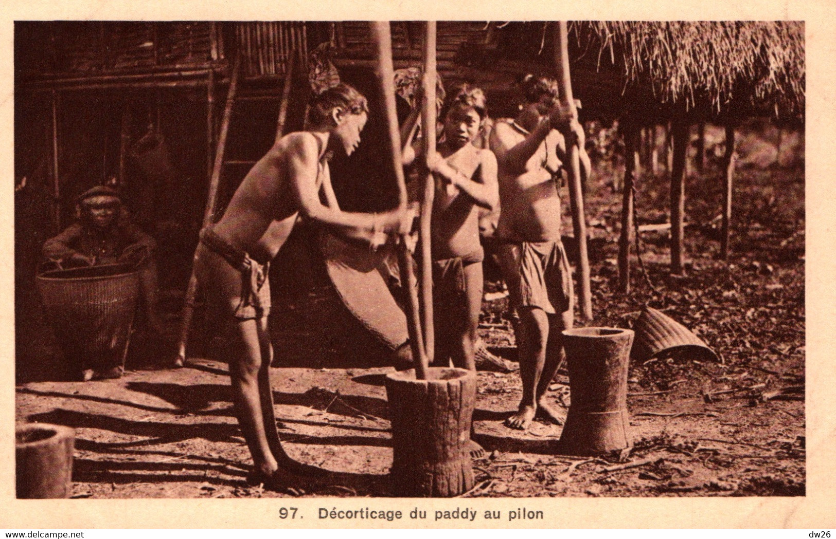 Ethnologie (Viet-Nam) Décorticage Du Paddy Au Pilon - Edition Nadal - Carte N° 97 Non Circulée - Asie