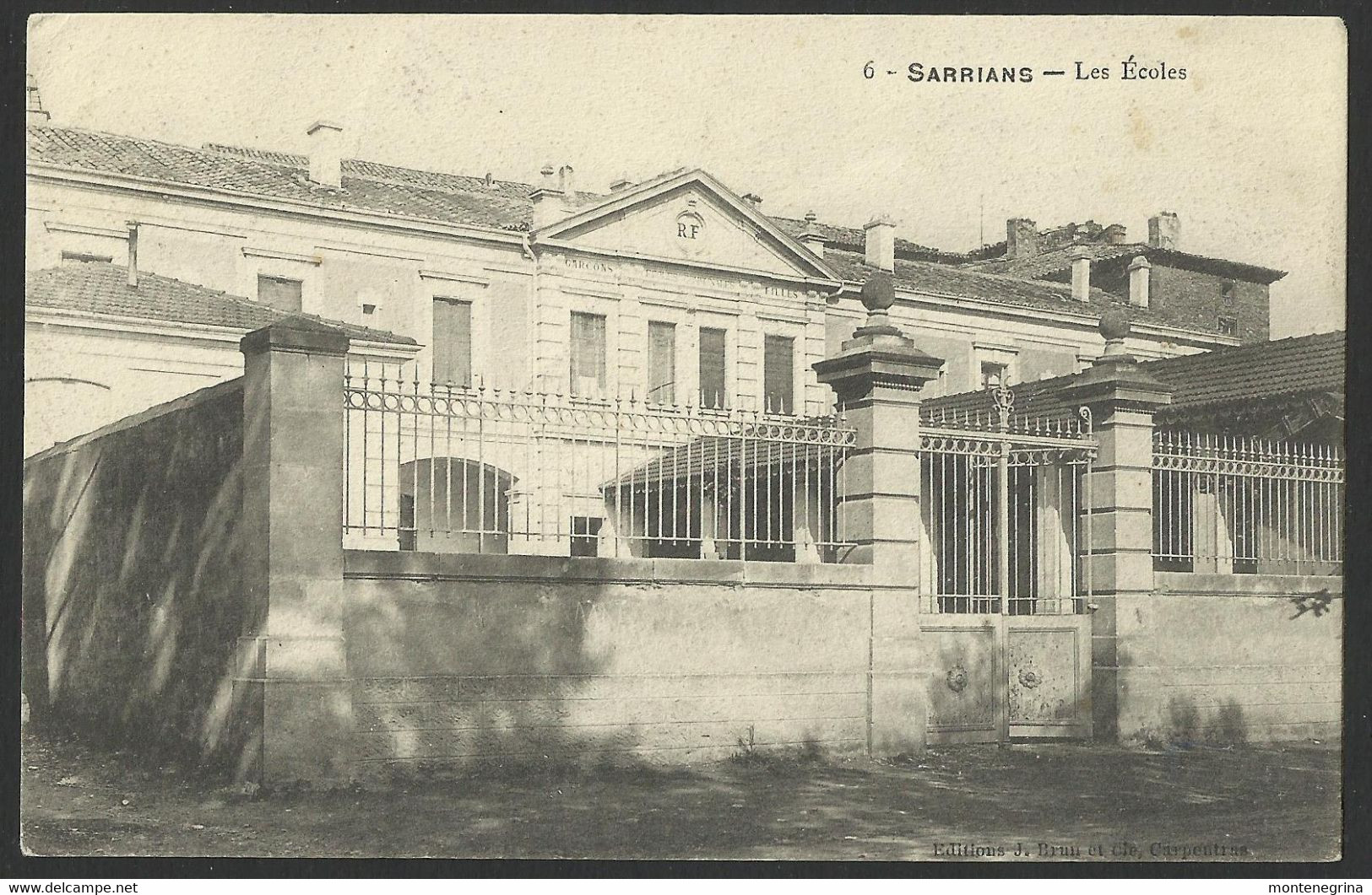 SARRIANS Les Ecoles Old Postcard (see Sales Conditions) 04105 - Sarrians