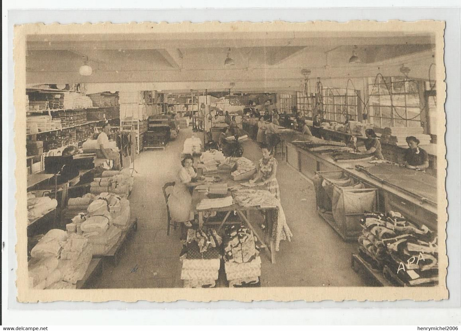 30 Gard Nimes Usine Solignac Lingerie Atelier De Coupe  1950 Ouvrières Travail Femmes Métier 46 Quai  Fontaine, Pub - Nîmes