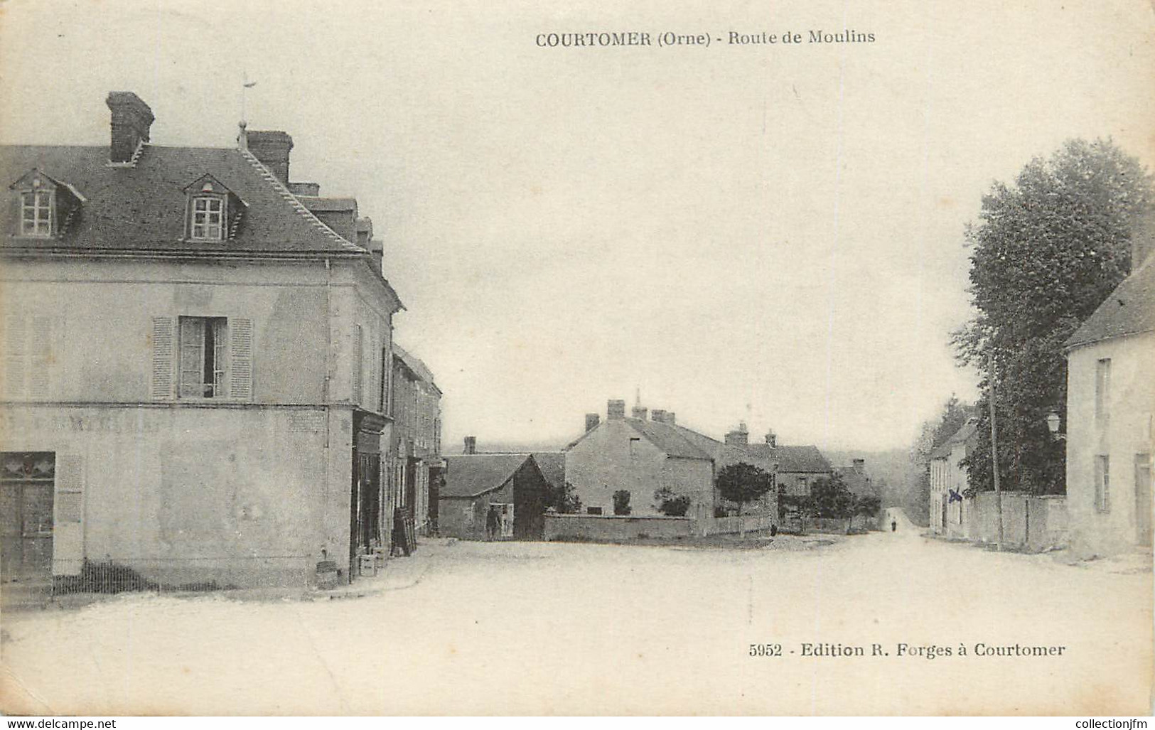 / CPA FRANCE 61 "Courtomer, Route De Moulins" - Courtomer