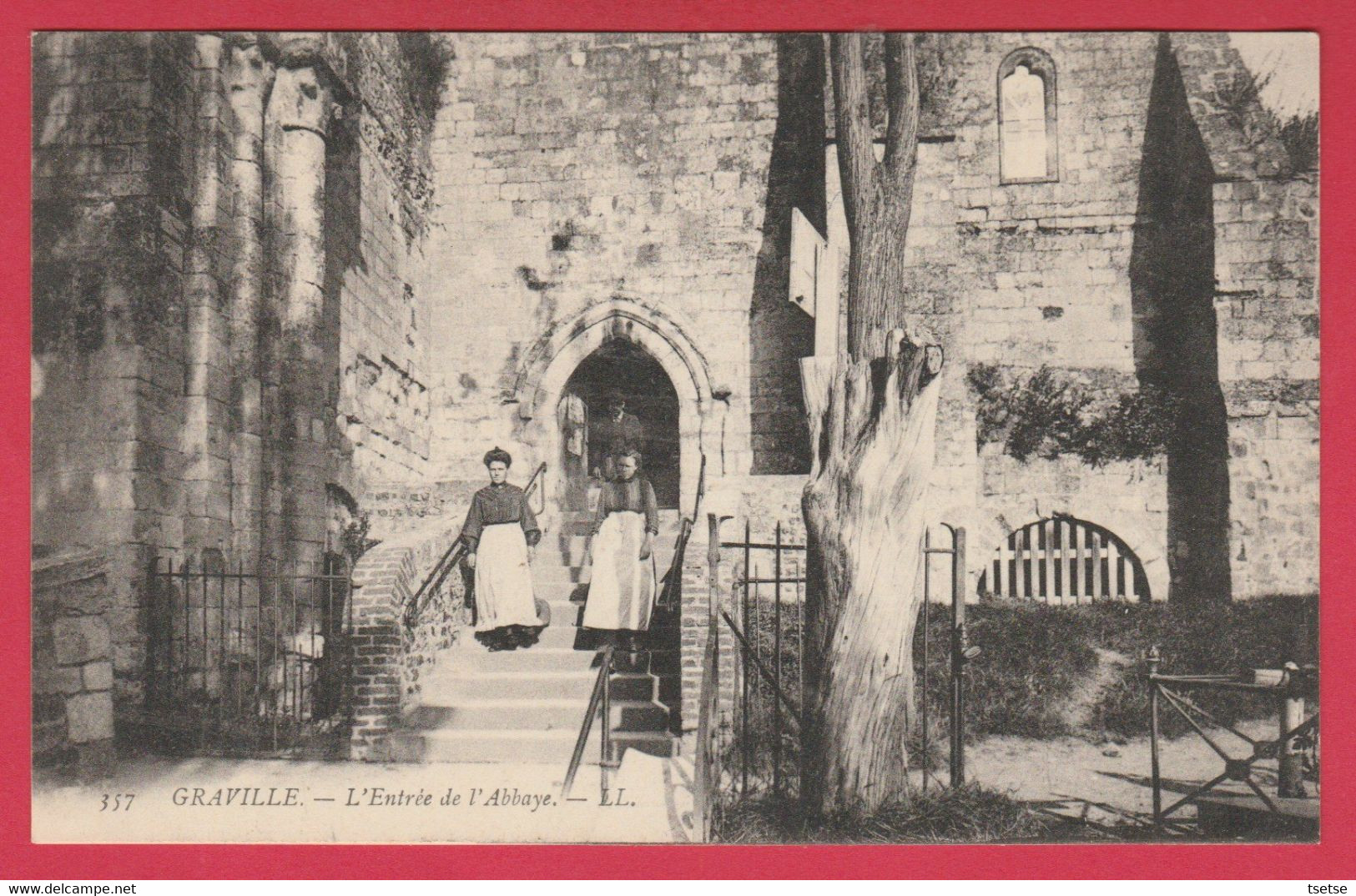 Graville - L'Entrée De L'Abbaye  ( Voir Verso ) - Graville