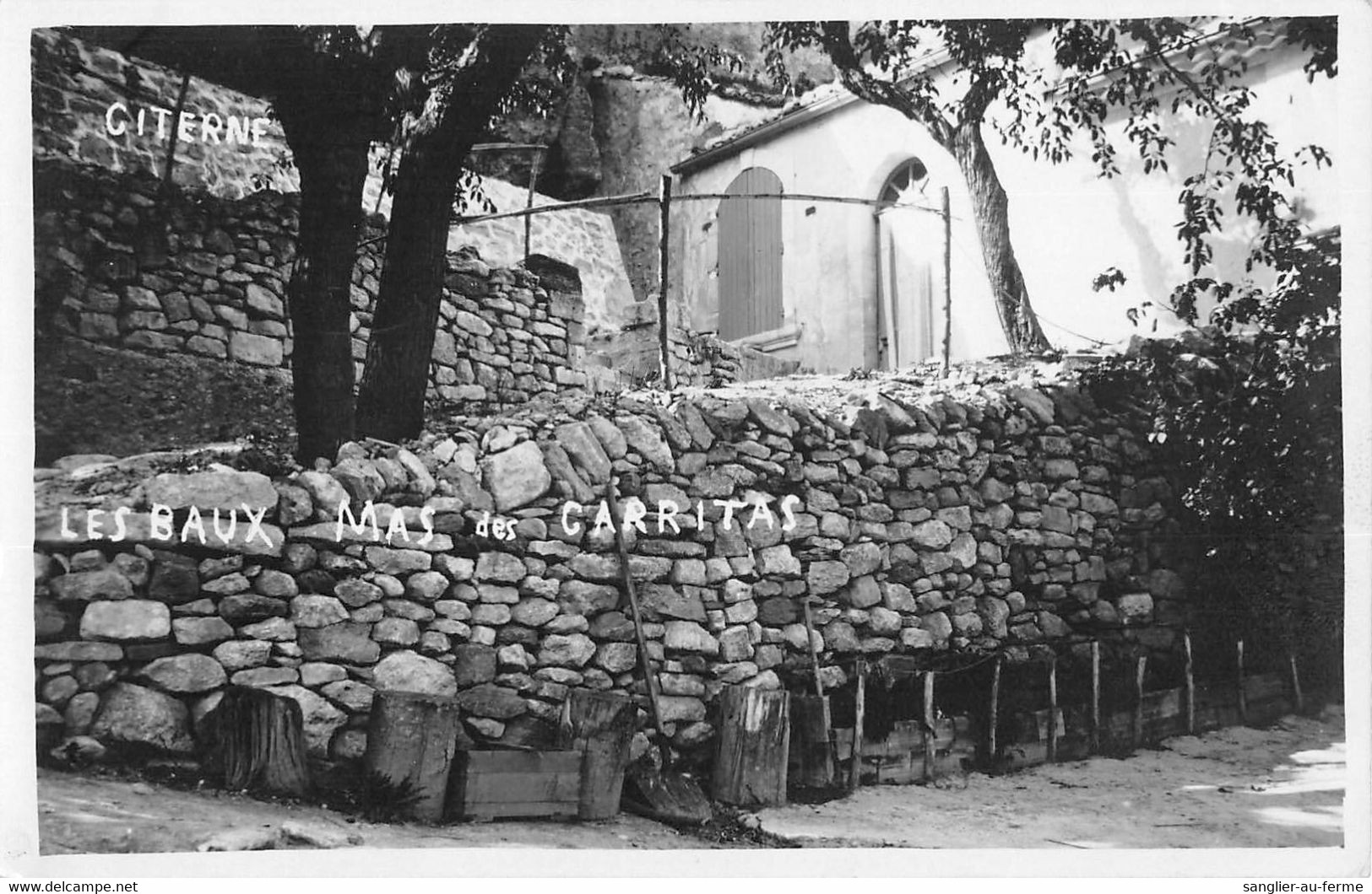 CPA 13 LES BAUX MAS DES CARRITAS - Les-Baux-de-Provence