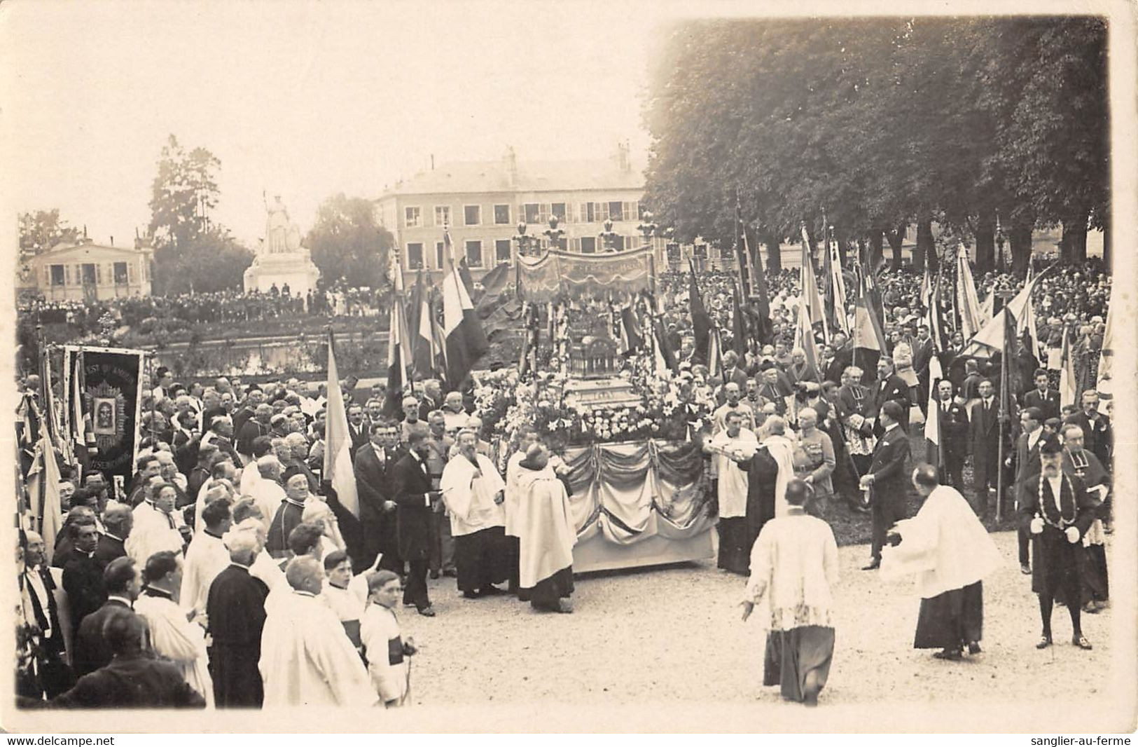 CPA 14 LISIEUX CARTE PHOTO  (voir Verso A.GOUPIL LISIEUX - Lisieux