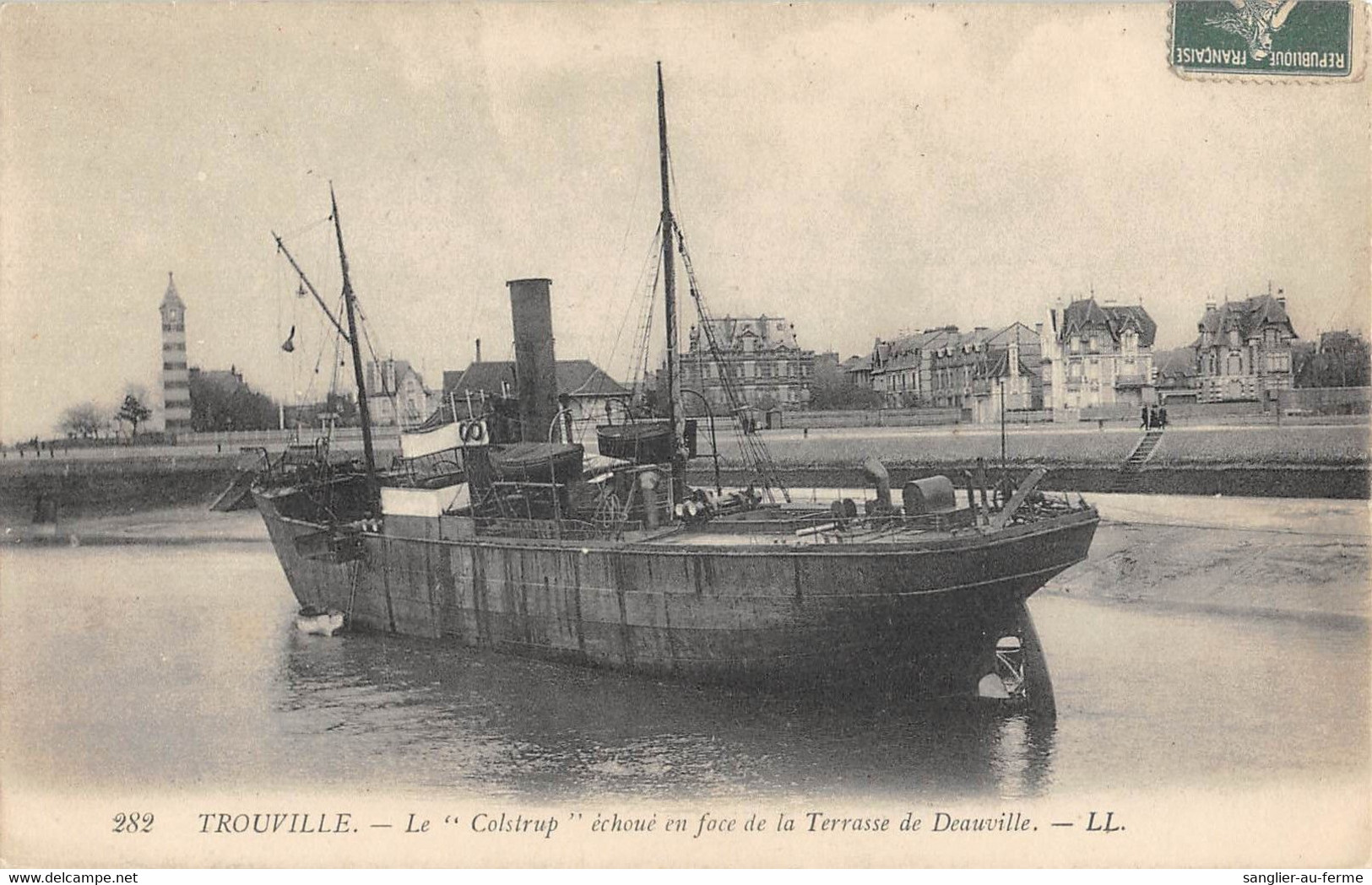 CPA 14 TROUVILLE LE COLSTRUP ECHOUE EN FACE DE LA TERRASSE DE DEAUVILLE - Trouville