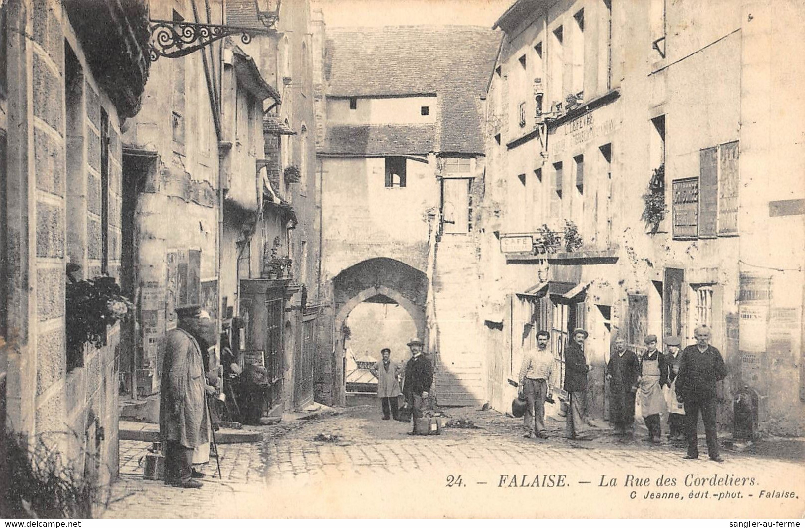 CPA 14 FALAISE LA RUE DES CORDELIERS - Falaise