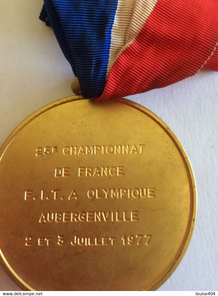 P-2 25?IEE CHAMPIONNAT DE FRANCE FITA OLYMPIQUE AUBERGENVILLE 2 ET 3 JUILLET 1977 - Archery