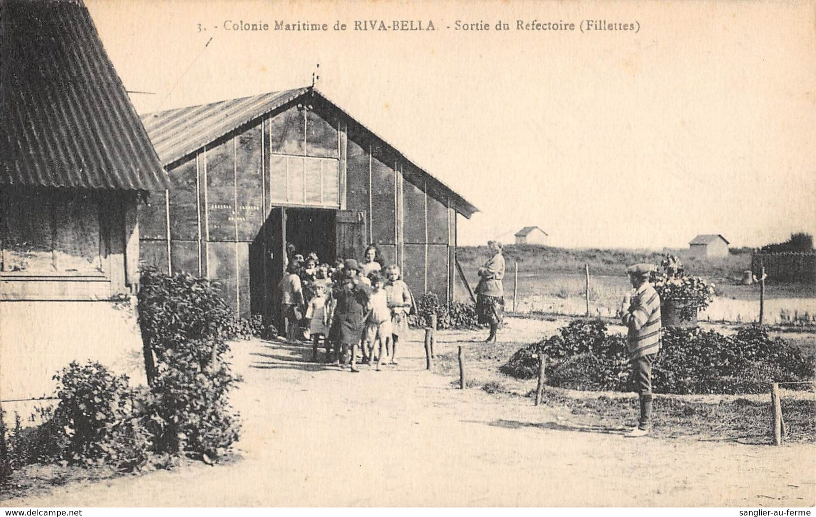 CPA 14 COLONIE MARITIME DE RIVA BELLA SORTIE DU REFECTOIRE FILLETTES (cpa Rare - Riva Bella